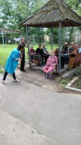 Показ комплекса упражнений для людей с ограниченной активностью