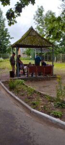 Третья группа игроков в нарды. В выходные сойдутся победители.